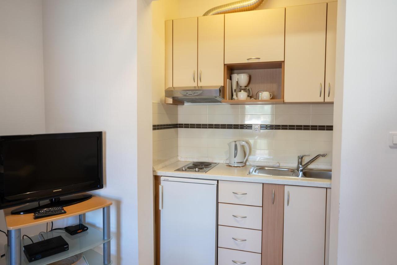 Apartments Liza Кавтат Екстериор снимка