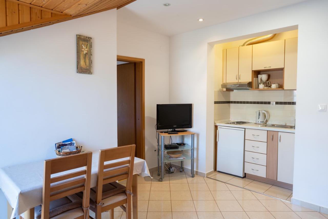 Apartments Liza Кавтат Екстериор снимка